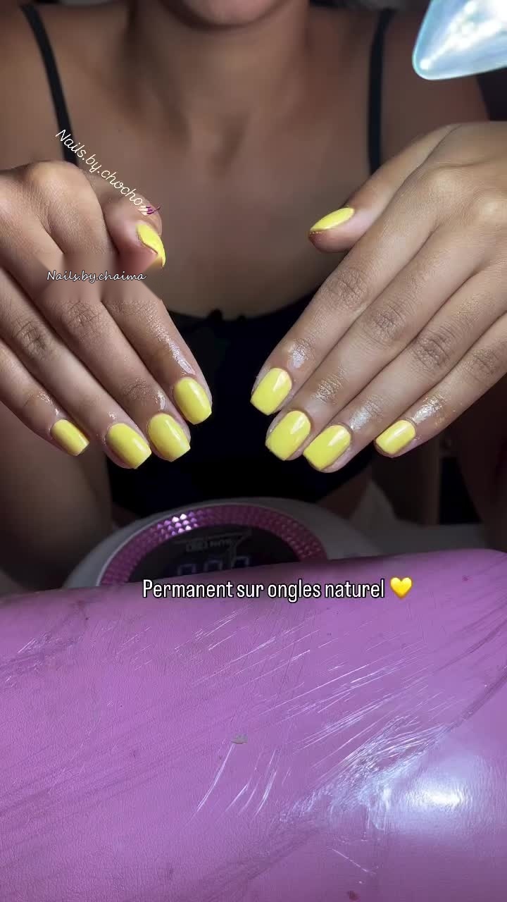 Permanent jaune sur ongles naturels - Chaima